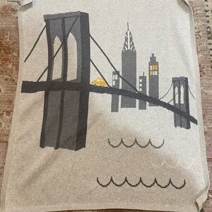 LUCKY JADE RARE
Brooklyn Bridge Cotton Cashmere Blanket, Grey